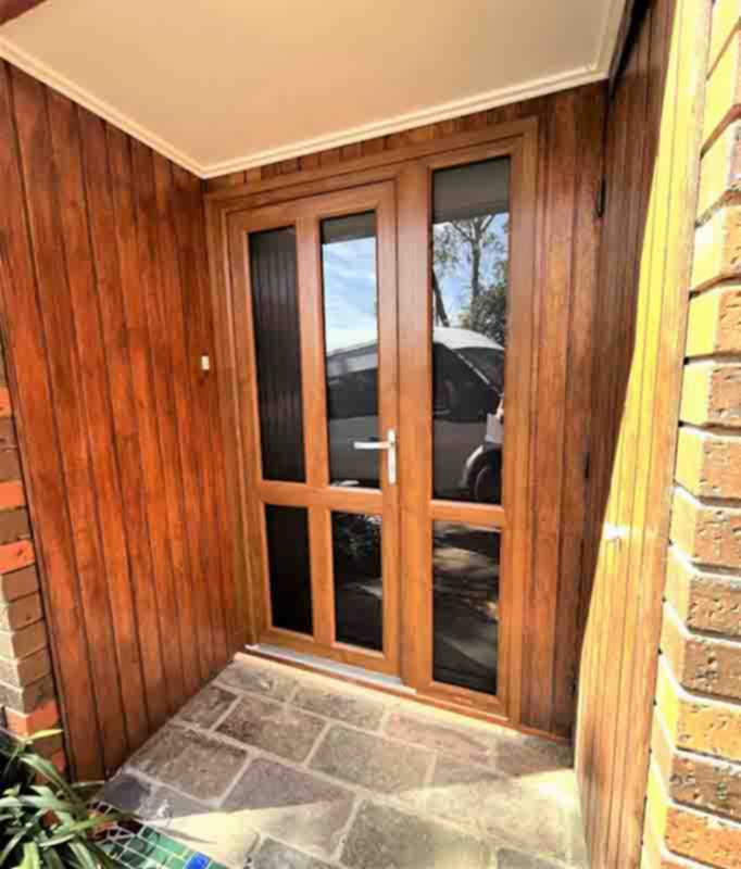 Hinged Door#4457 Malcolm Eltham_edited