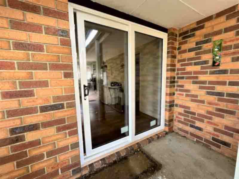 SlidingDoor#4590 Philippa Carrum Downs_edited